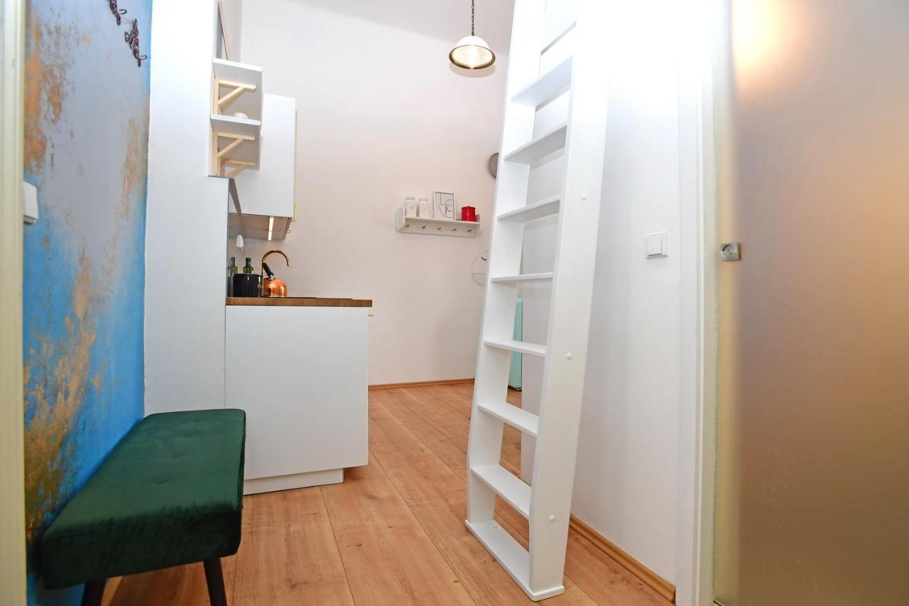 Lovely Little Cosy Apt In Prága Kültér fotó